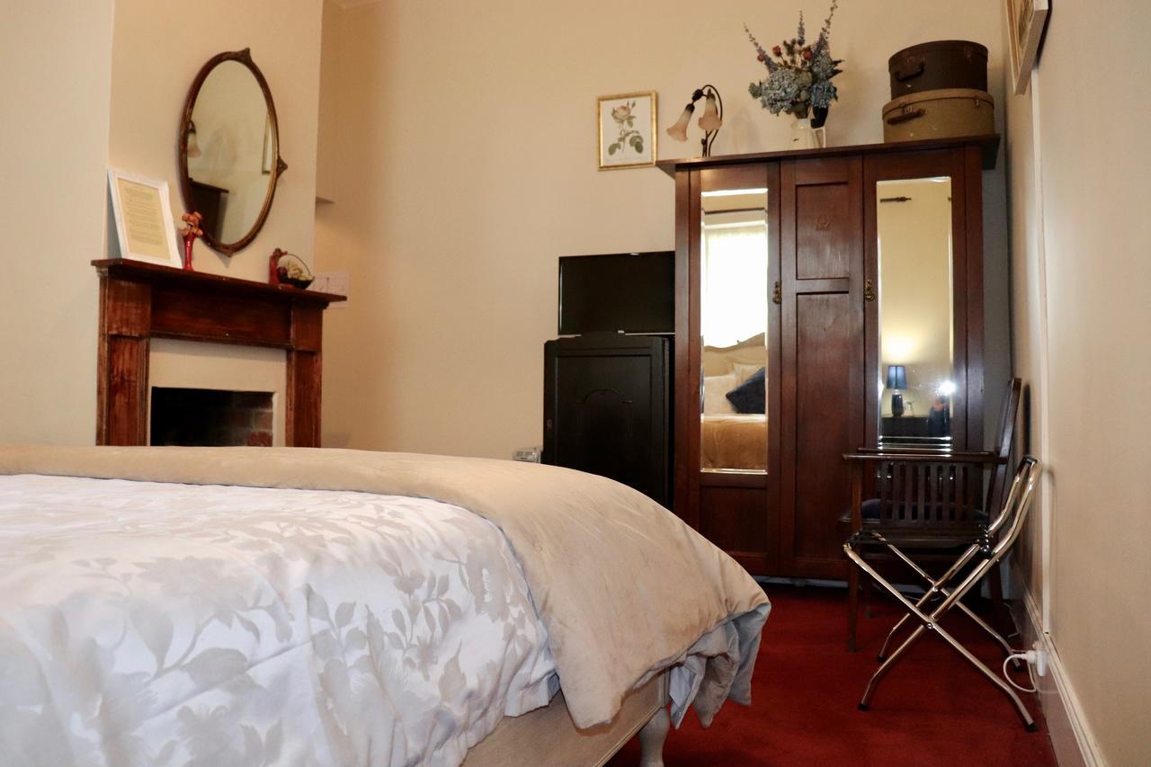 Blue Bell Inn Sorell Экстерьер фото